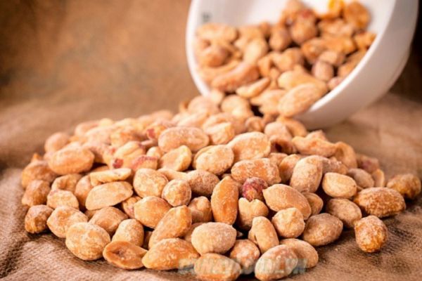 Lạc Rang Húng Lìu Đặc Sản Hà Nội Thơm Ngon Khó Quên